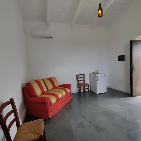 In Tenuta Asinara Vineyard בית הארחה 3*