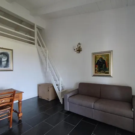 In Tenuta Asinara Vineyard 3*