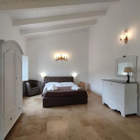 In Tenuta Asinara Vineyard בית הארחה 3*